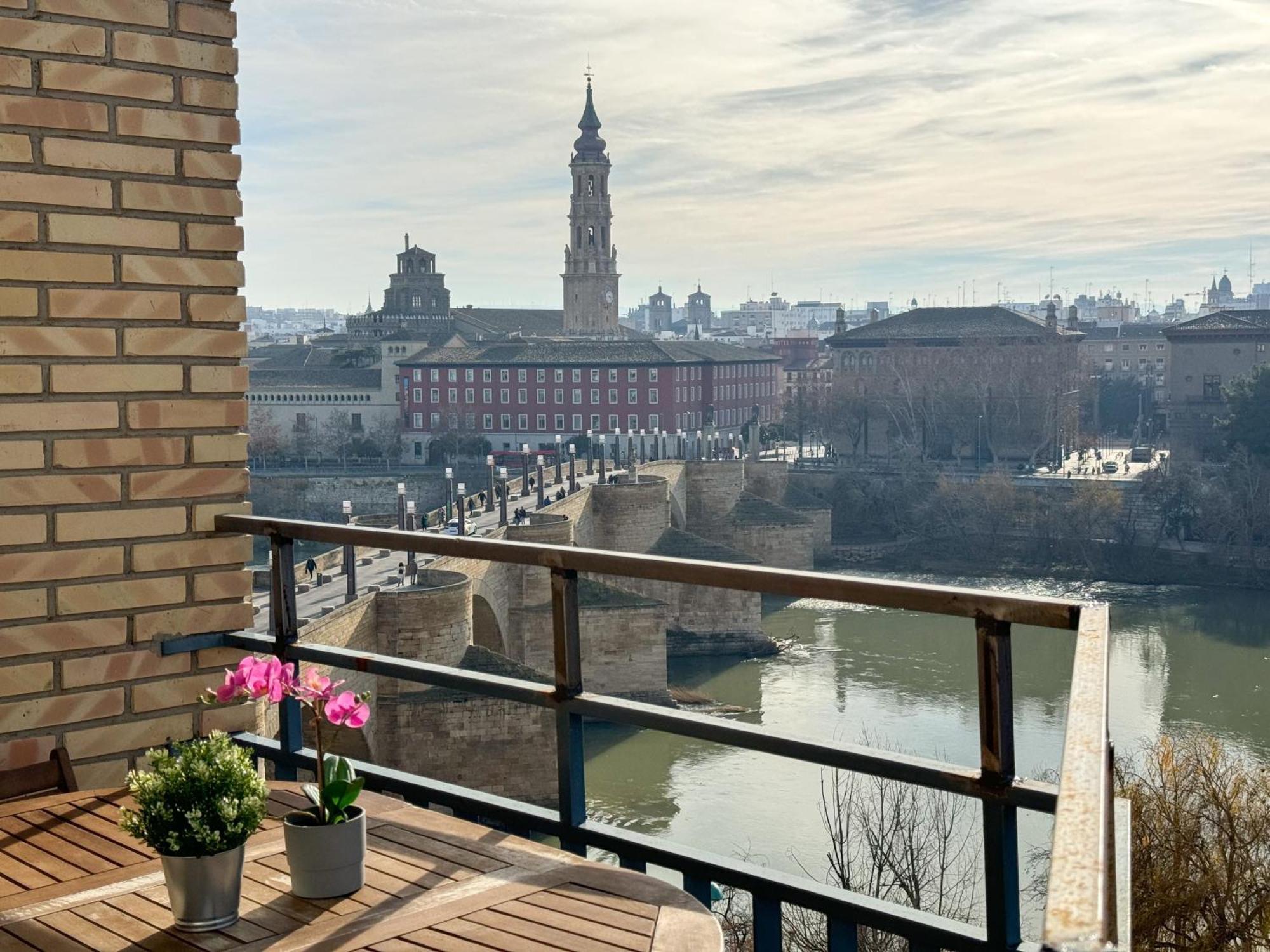 El Puente Del Pilar Comotucasa Zaragoza Exterior photo